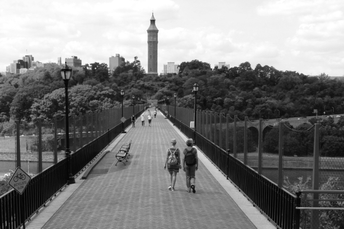 Strolling West on the High Bridge, towards Manhattan